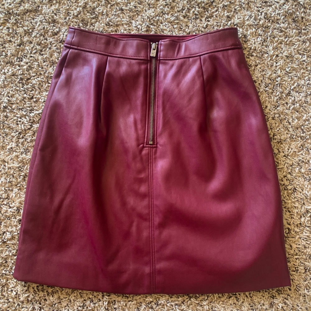 Hollister maroon skirt